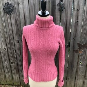 New York & company. Pink sweater.